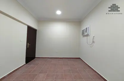Apartment - 3 Bedrooms - 2 Bathrooms for rent in Al Mansoura - Al Mansoura - Doha