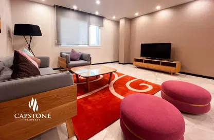 Living Room image for: Apartment - 2 Bedrooms - 2 Bathrooms for rent in Bin Dirham 1 - Al Mansoura - Doha, Image 1