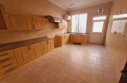 Villa - 5 Bedrooms - 5 Bathrooms for rent in Bu Hamour Street - Abu Hamour - Doha