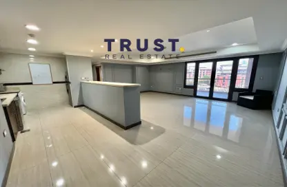 Apartment - 2 Bedrooms - 3 Bathrooms for rent in East Porto Drive - Porto Arabia - The Pearl Island - Doha