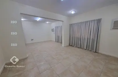Apartment - 3 Bedrooms - 3 Bathrooms for rent in Al Mansoura - Al Mansoura - Doha