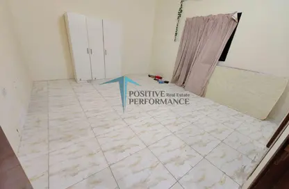 Apartment - Studio - 1 Bathroom for rent in Fereej Kulaib - Doha