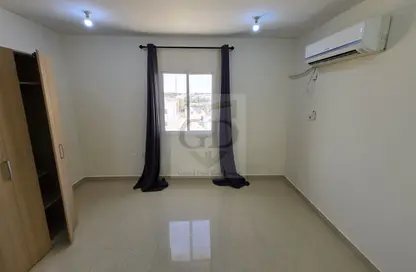 Apartment - Studio - 1 Bathroom for rent in Salwa Road - Al Aziziyah - Doha
