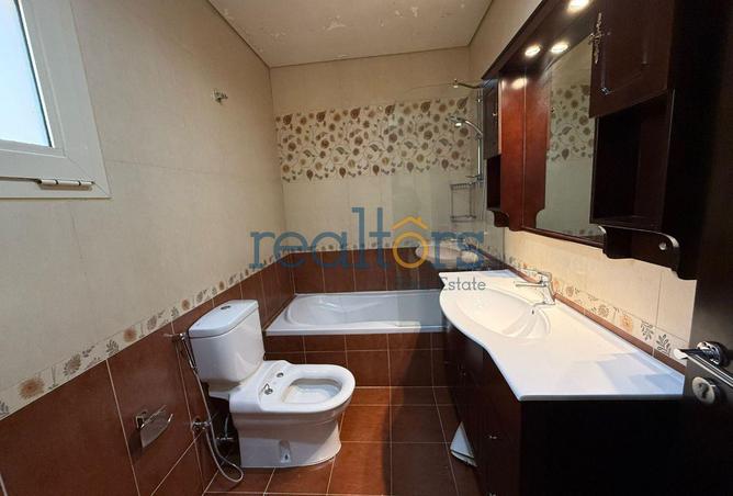 960239 - Property Image 3