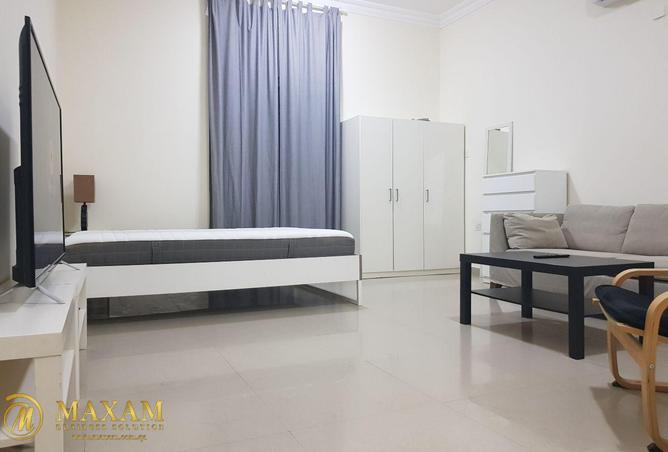 922049 - Property Image 2
