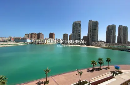Apartment - 1 Bedroom - 2 Bathrooms for rent in Gewan Island - The Pearl Island - Doha