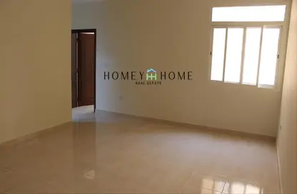 شقة - 2 غرف نوم - 2 حمامات للايجار في شارع المطار القديم - طريق المطار القديم - الدوحة