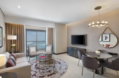 Apartment - 1 Bedroom - 2 Bathrooms for rent in Hilton Doha The Pearl Residences - Abraj Quartiers - The Pearl Island - Doha
