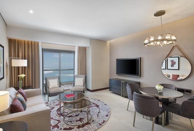 Apartment - 1 Bedroom - 2 Bathrooms for rent in Hilton Doha The Pearl Residences - Abraj Quartiers - The Pearl Island - Doha