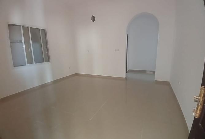 940448 - Property Image 3