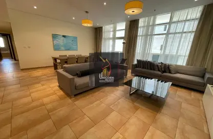 Compound - 3 Bedrooms - 4 Bathrooms for rent in Fereej Bin Mahmoud South - Fereej Bin Mahmoud - Doha