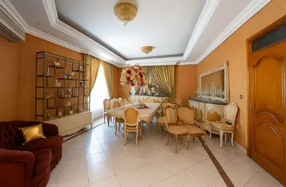 Villa - 5 Bedrooms - 6 Bathrooms for rent in Onaiza Street - Diplomatic Area - Doha