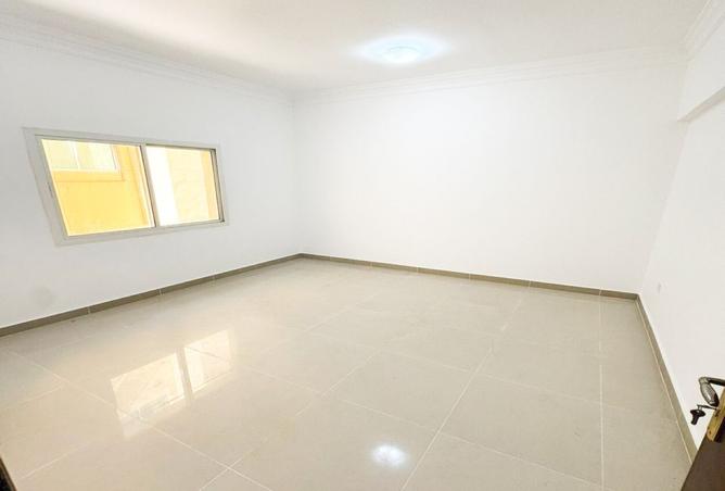 967007 - Property Image 2