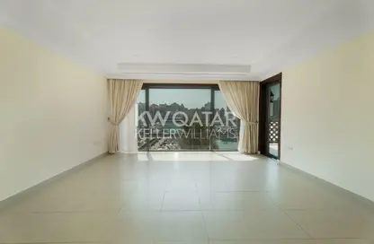 تاون هاوس - 2 غرف نوم - 3 حمامات للايجار في طريق بورتو الغربي - بورتو أرابيا - جزيرة اللؤلؤة - الدوحة