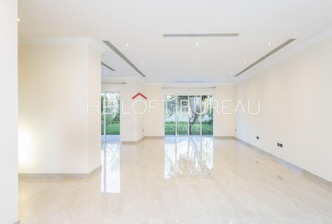 990685 - Property Image 2