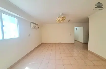 شقة - 3 غرف نوم - 2 حمامات للايجار في شارع السد - السد - الدوحة