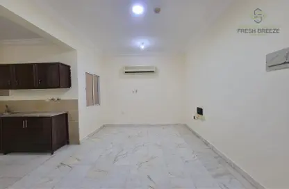 Apartment - 1 Bedroom - 1 Bathroom for rent in Umm Ghuwalina - Umm Ghuwailina - Doha