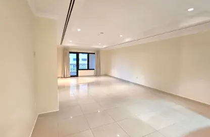 Apartment - 1 Bedroom - 2 Bathrooms for rent in East Porto Drive - Porto Arabia - The Pearl Island - Doha