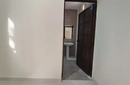 Apartment - 3 Bedrooms - 3 Bathrooms for rent in New Salata - Salata - Doha