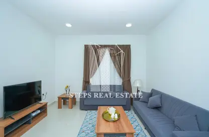 Living Room image for: Apartment - 3 Bedrooms - 2 Bathrooms for rent in Old Airport Road - Old Airport Road - Doha, Image 1