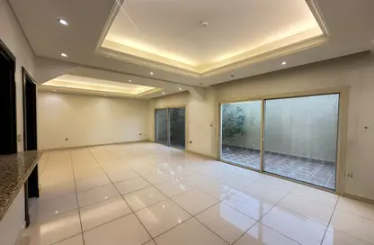 فيلا - 5 غرف نوم - 8 حمامات للايجار في المسيلة - المسيلة - الدوحة