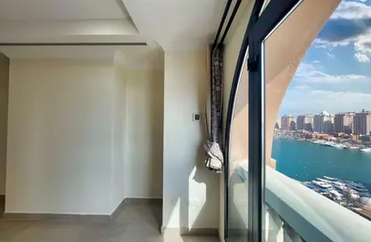 Apartment - 1 Bedroom - 2 Bathrooms for rent in Tower 3 - Porto Arabia - The Pearl Island - Doha