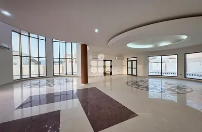 فيلا - 5 غرف نوم - 7 حمامات للايجار في فيلات وست باي - الخليج الجنوبي - الخليج الغربي - الدوحة
