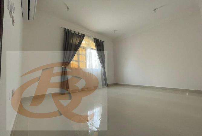 Apartment - 2 Bedrooms - 2 Bathrooms for rent in OqbaBin Nafie Steet - Old Airport Road - Doha