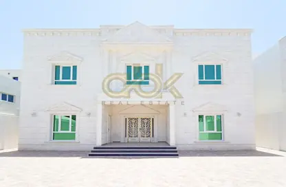 فيلا - 7 غرف نوم - 8 حمامات للبيع في مجمع النعيم - شمال الدحيل - الدحيل - الدوحة