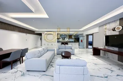 Living Room image for: Apartment - 2 Bedrooms - 3 Bathrooms for rent in Al Mansoura - Al Mansoura - Doha, Image 1