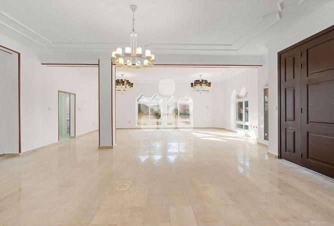 1004335 - Property Image 3