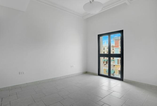 984905 - Property Image 3