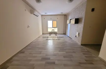 Apartment - 2 Bedrooms - 2 Bathrooms for rent in Al Mansoura - Al Mansoura - Doha