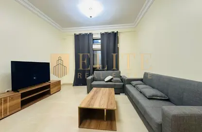 شقة - 2 غرف نوم - 2 حمامات للايجار في ام غوالينا تجارية - ام غويلينا - أم غويلينا - الدوحة