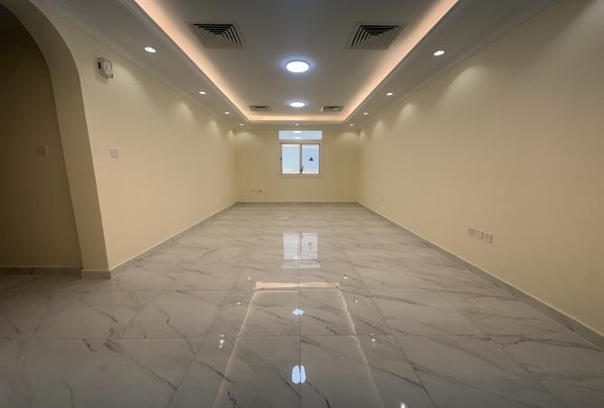 991003 - Property Image 2