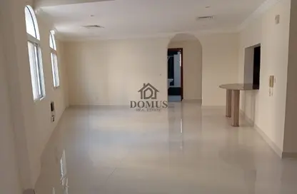 Apartment - 2 Bedrooms - 2 Bathrooms for rent in Salaja Street - Doha Al Jadeed - Doha