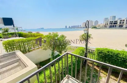 Apartment - 1 Bedroom - 2 Bathrooms for rent in The Pearl Island - Doha