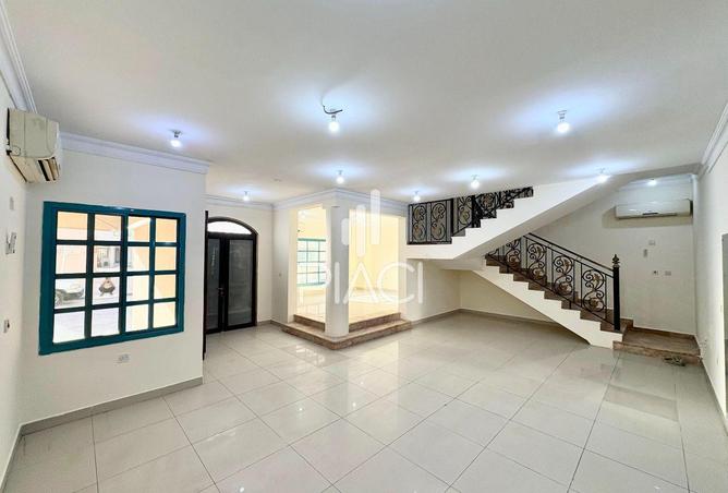 957404 - Property Image 2