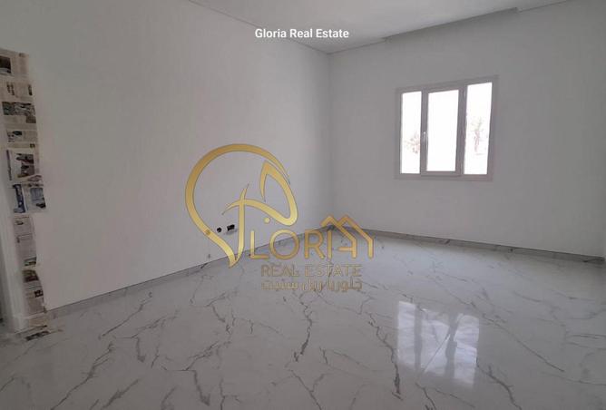 956894 - Property Image 3