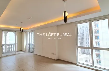 Apartment - 2 Bedrooms - 3 Bathrooms for rent in Viva West - Viva Bahriyah - The Pearl Island - Doha