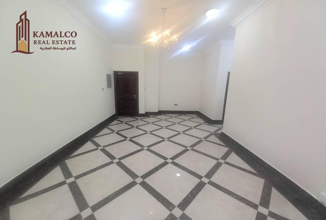 932185 - Property Image 2