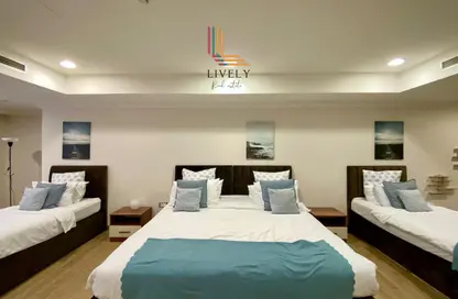 Apartment - 1 Bedroom - 2 Bathrooms for rent in West Porto Drive - Porto Arabia - The Pearl Island - Doha