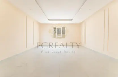 فيلا - 8 غرف نوم - 8 حمامات للبيع في أم صلال علي - أم صلال على - الدوحة