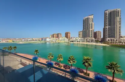 Apartment - 1 Bedroom - 2 Bathrooms for rent in Gewan Island - The Pearl Island - Doha