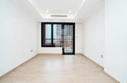 Apartment - 1 Bedroom - 2 Bathrooms for rent in West Porto Drive - Porto Arabia - The Pearl Island - Doha