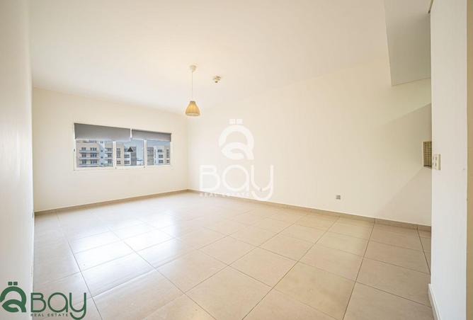 988308 - Property Image 3