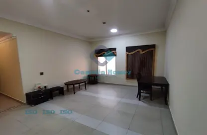 Empty Room image for: Apartment - 2 Bedrooms - 3 Bathrooms for rent in Al Nasr Street - Al Nasr - Doha, Image 1