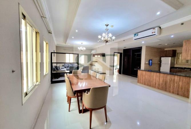 927747 - Property Image 2