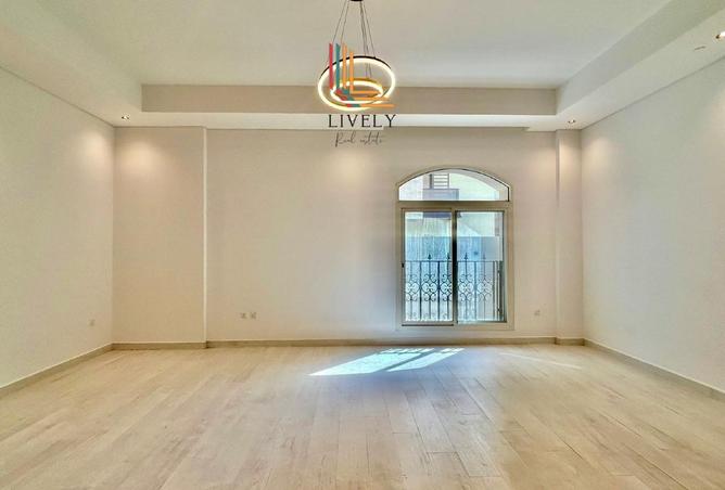 1002037 - Property Image 2