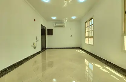 شقة - 2 غرف نوم - 3 حمامات للايجار في منتزه 13 - المنتزه - الدوحة